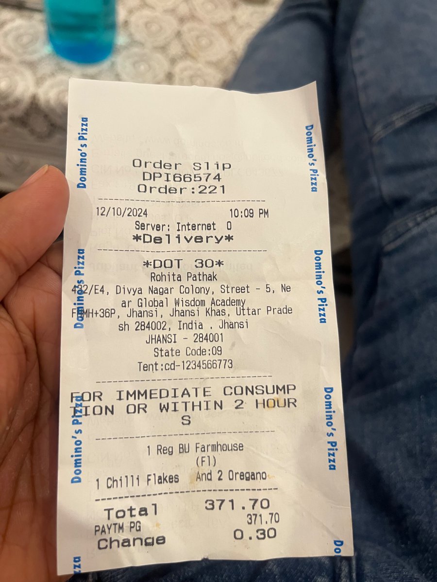 rohitpathak20's tweet photo. @dominos_india @dominos ordered a pizza had a disappointing experience. The delivery was delayed by 90 min,the pizza was cold upon delivery, which impacted the overall quality of the meal.

Furthermore, the behavior of the delivery executive was unprofessional https://t.co/qann2d4r7k