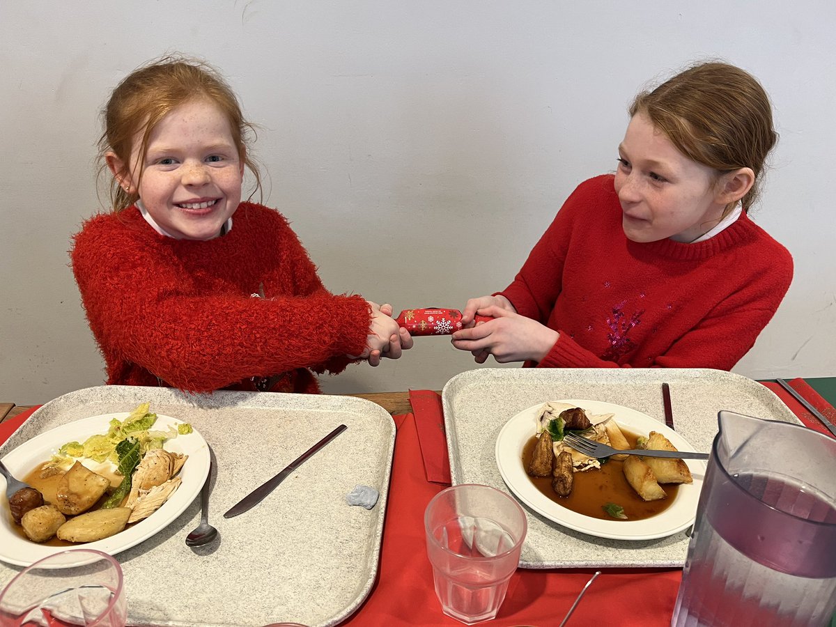 MonktonYear4's tweet photo. Yummy Christmas lunch, thanks @MonktonCatering #MonktonYear4 #MonktonCatering https://t.co/Rq3Tvcuoia