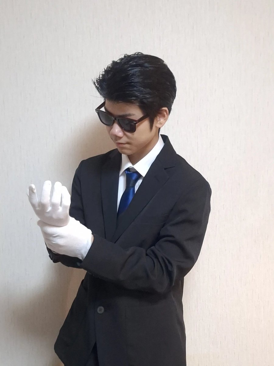 yuralovedaiki's tweet photo. 先日誕生日だったので舘さんぽい服を買いに行きましたそしてコスプレしてみた個人的ベストショット4枚を載せときます https://t.co/pkQnwt8kdj