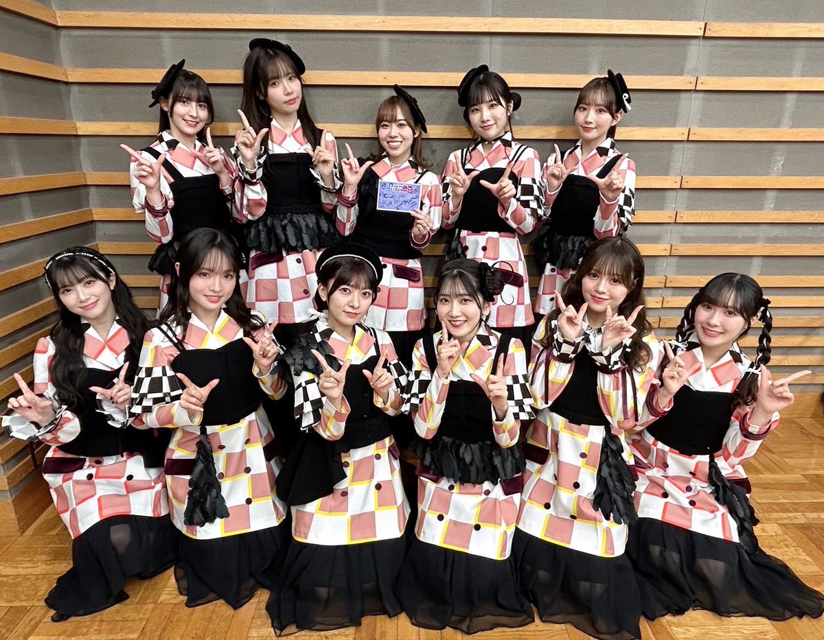 99music_fujitv's tweet photo. ／
🎄#週刊ナイナイミュージック
🎄プレゼンツ FNS後夜祭
＼
🔔12月11日(水)23時00分～23時40分
🔔生放送🔔

ゲスト
#Liella! の皆さんの
サイン付き番組オリジナルカードを
抽選で1名さまにプレゼント🎁

”このアカウントをフォローして”
”リポストしてくれた方！！”

ぜひフォロー＆リポストを💕 https://t.co/O1TiArElZy