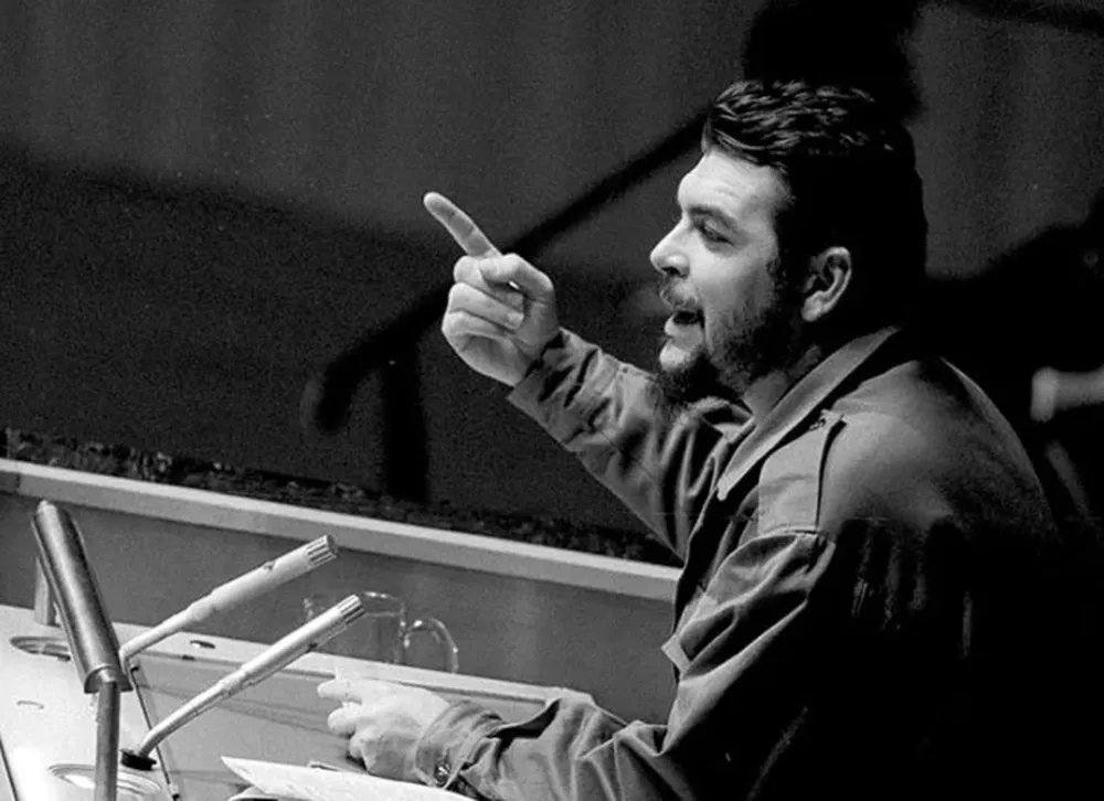"me siento tan patriota de Latinoamérica, de cualquier país de Latinoamérica, como el que más y, en el momento en que fuera necesario, estaría dispuesto a entregar mi vida por la liberación de cualquiera de los países de Latinoamérica"

60 años del discurso del Che en la ONU