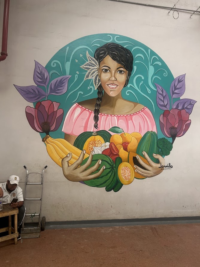panamabeyond's tweet photo. Fuimos a buscar materia prima para hacer unos #tamales para el #diadelasmadres y terminamos en el mercado San Felipe Neri #sanfelipeneri en avenida B #avenidab.
Esta muy limpio y bonito, vale la pena darse la vuelta para comprar los vegetales de la cena navideña.
#panamabeyond https://t.co/npPbAF9QPk