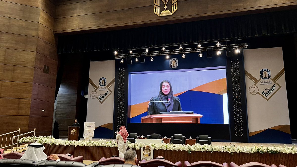 برعاية رئيسة #جامعة_طيبة الدكتورة نوال الرشيد
قدمت الجامعة البرنامج التدريبي: القيادة والتغيير