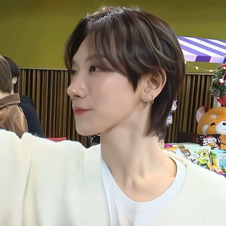 ✳︎ honeyten tweet media