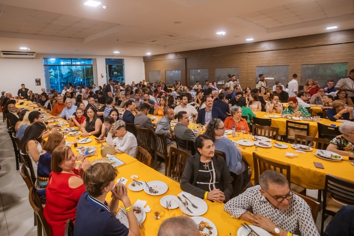 prof_lupercio's tweet photo. Foi uma honra ser homenageado no III Prêmio Duarte Coelho ao lado de grandes nomes como @mirellaalmeidaa, @chiquinhope e tantas outras personalidades de Olinda. Agradeço ao @redeobservatoriope e ao jornalista Pedro Tinoco pelo reconhecimento. Seguimos firmes com muito trabalho! https://t.co/DfS1pO0Vmj