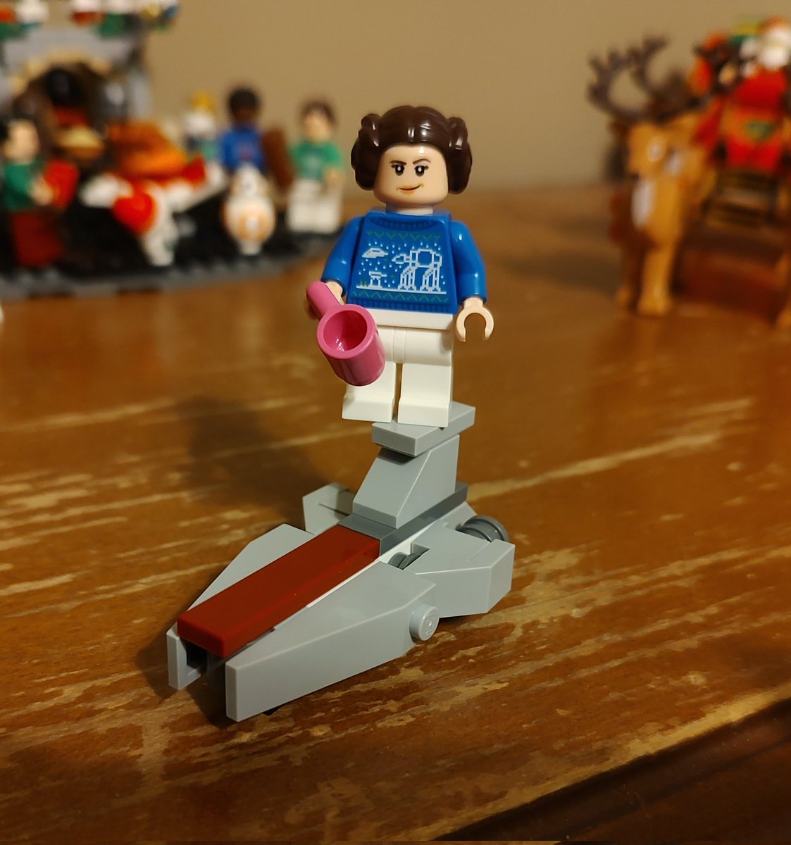 kremlincardinal's tweet photo. #legoadvent Day 11: you've heard of Elf on a Shelf, but have you heard of Senator on a Venator? https://t.co/YOn19z0t20