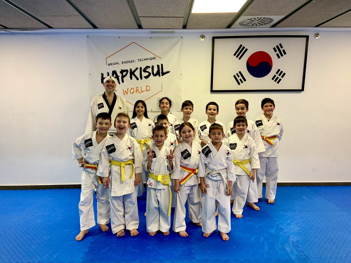 HapkisulWorld's tweet photo. “Felicidad y aprendizaje deben ir unidos”
#MasterAndrésRoig
#andresroighapkido
#Hapkido #합기도
#Hapkisul #합기술
#HapkisulStyle #HapkisulWorld
#TheNewEraOfHapkido #TheNewOldStyle
#oldschoolhapkido
#martialarts #artesmarciales
#lalcudia #hapkisulkids #hapkidokids https://t.co/TN71uhwcvc