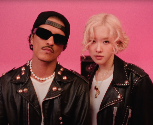 AboutMusicYT's tweet photo. NME has named the best kpop songs of 2024:

1. aepsa - Supernova
2. Rosé, Bruno Mars - APT.
3. ILLIT - Magnetic
4. Kiss of Life - Sticky
5. Red Velvet - Cosmic
6. fromis_9 - Supersonic
7. RIIZE - Impossible
8. TripleS - Girls Never Die
9. LE SSERAFIM - 1-800-hot-n-fun
10. Kep1er - Shooting Star

11. Rescene - Love Attack
12. Yves - Loop
13. EXO Baekhyun - Pineapple Slice
14. NewJeans - How Sweet
15. ARTMS - Virtual Angel
16. STAYC - GPT
17. IU - Love Wins All
18. Kiss of Life - Igloo
19. ATEEZ - Work
20. Yena - Nemonemo