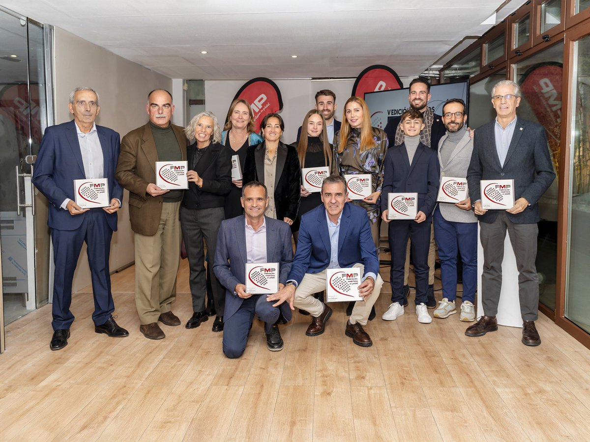⭐️ La Federación Madrileña de Pádel celebró ayer la V edición de sus premios anuales. Al evento acudieron más de sesenta invitados entre los que se encontraban representantes de la Federación Española de Pádel, instituciones, jugadores y técnicos FMP
👇🏻
fmpadel.com/noticia.aspx?i…