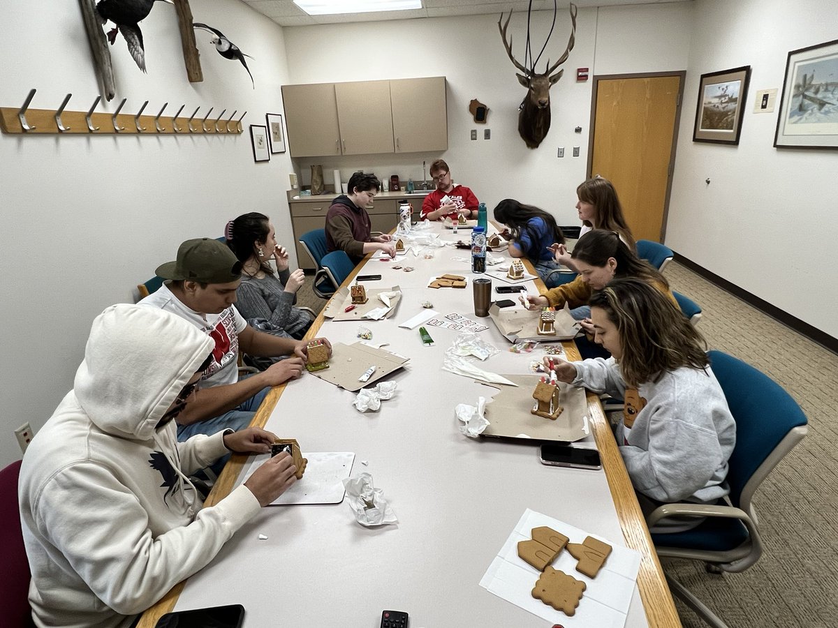 As the semester comes to a close, the #fruitpathology lab celebrated with a gingerbread house-building party!