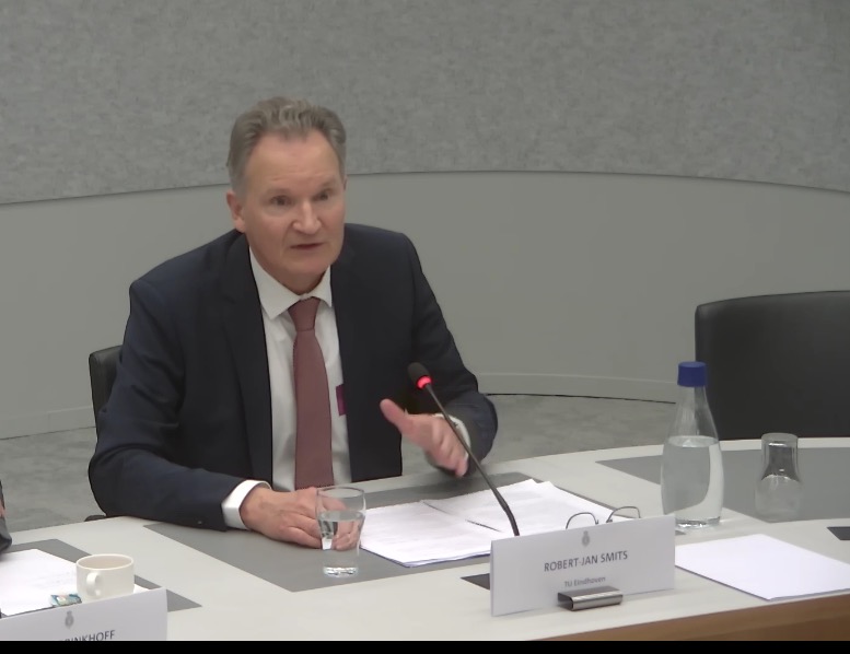 Robert-Jan Smits van de @TUeindhoven over het rapport-Draghi: "Op dit moment zien we bezuinigingen op universiteiten, hogescholen, NWO, het Groeifonds en een rem op internationaal talent. De maatregelen die nu genomen worden staan compleet haaks op de aanbeveling van Draghi."