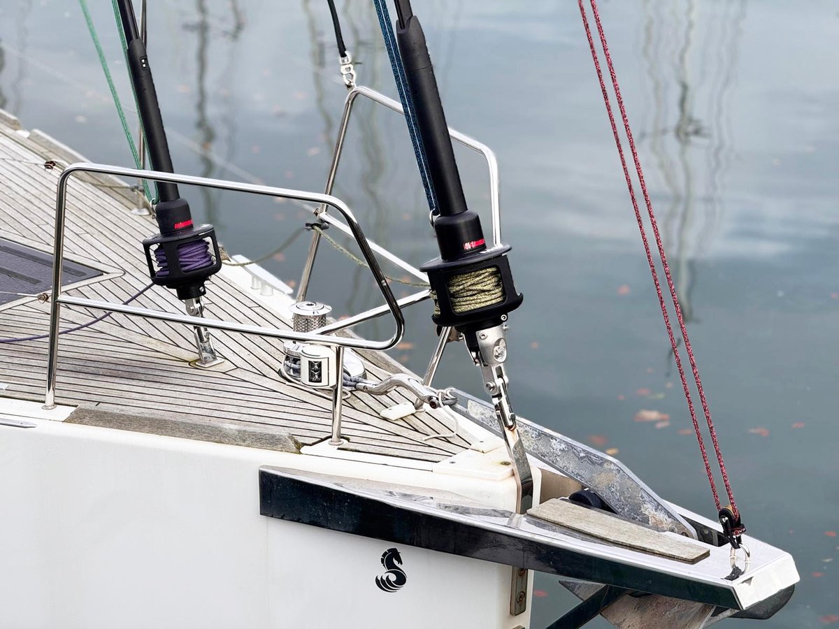 Harken MKIV furlers installed by Hemisphere Rigging Services on a Beneteau Oceanis 55. MKIV furlers: Strong, lightweight, aerodynamic foil shape. Double grooved foil for fast sail changes. Designed for racers and cruisers. Simple to install and fully serviceable.  

#Harken
