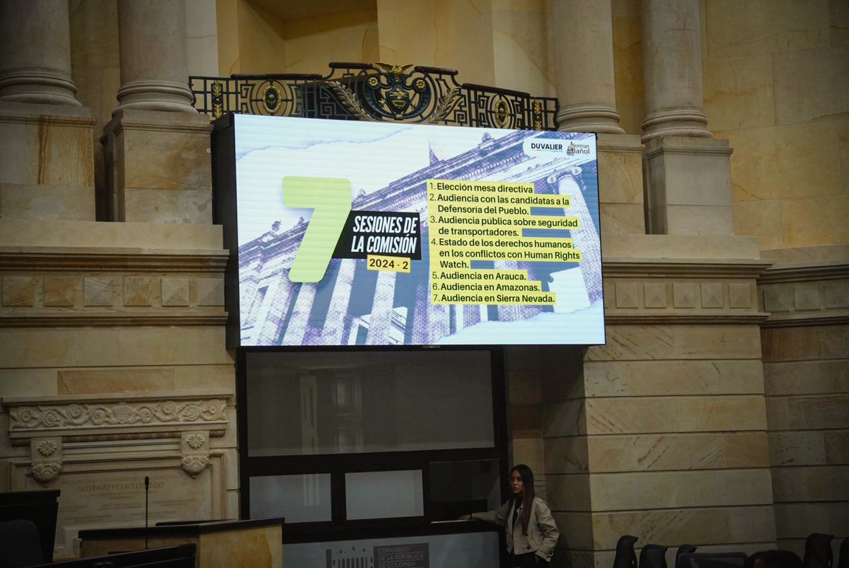DuvalierSanchez's tweet photo. ¡Feliz miércoles!

A propósito de la conmemoración de esta semana, hoy sesionamos con la comisión de Derechos Humanos.

Estamos rindiendo cuentas sobre esta primera mitad de la legislatura y nuestra gestión como mesa directiva. 

Cuando nos posesionamos con mi colega @BanolNorman nos comprometimos a tener una Comisión que le diera voz a la ciudadanía. La mitad de nuestras sesiones fueron en el territorio ¡Estamos cumpliendo!

#DuvalierPresidenteDDHH