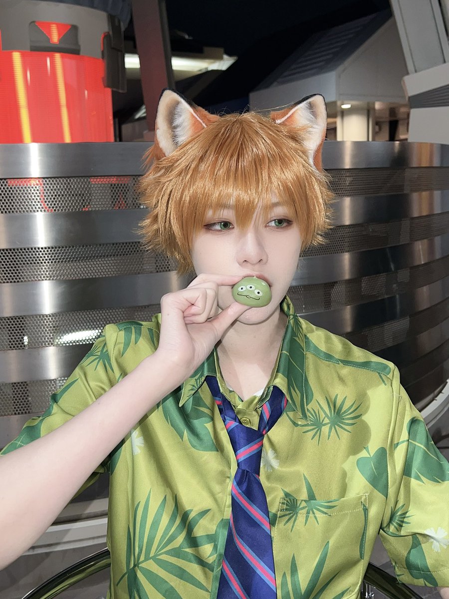ttj119's tweet photo. นิคและก้อนเขียวที่ดิสนี่🦊💚 https://t.co/kDoTGnqA9L