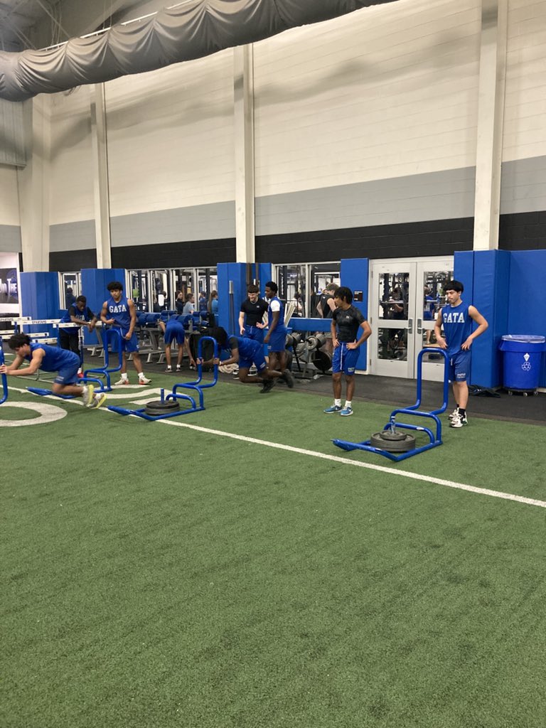 I love coming in the morning to see a weight room full of kids wanting to be great!
#BlueCollar