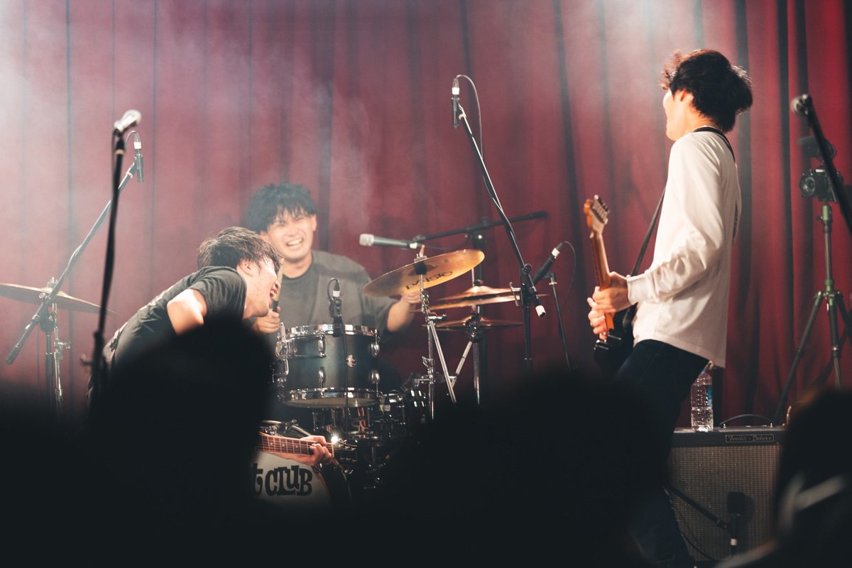 1985_shun's tweet photo. こないだのライブでめっちゃかっこいい写真を沢山撮っていただけてめちゃ嬉しい
お気に入りのやつ自慢させて https://t.co/XTujjbT0qq