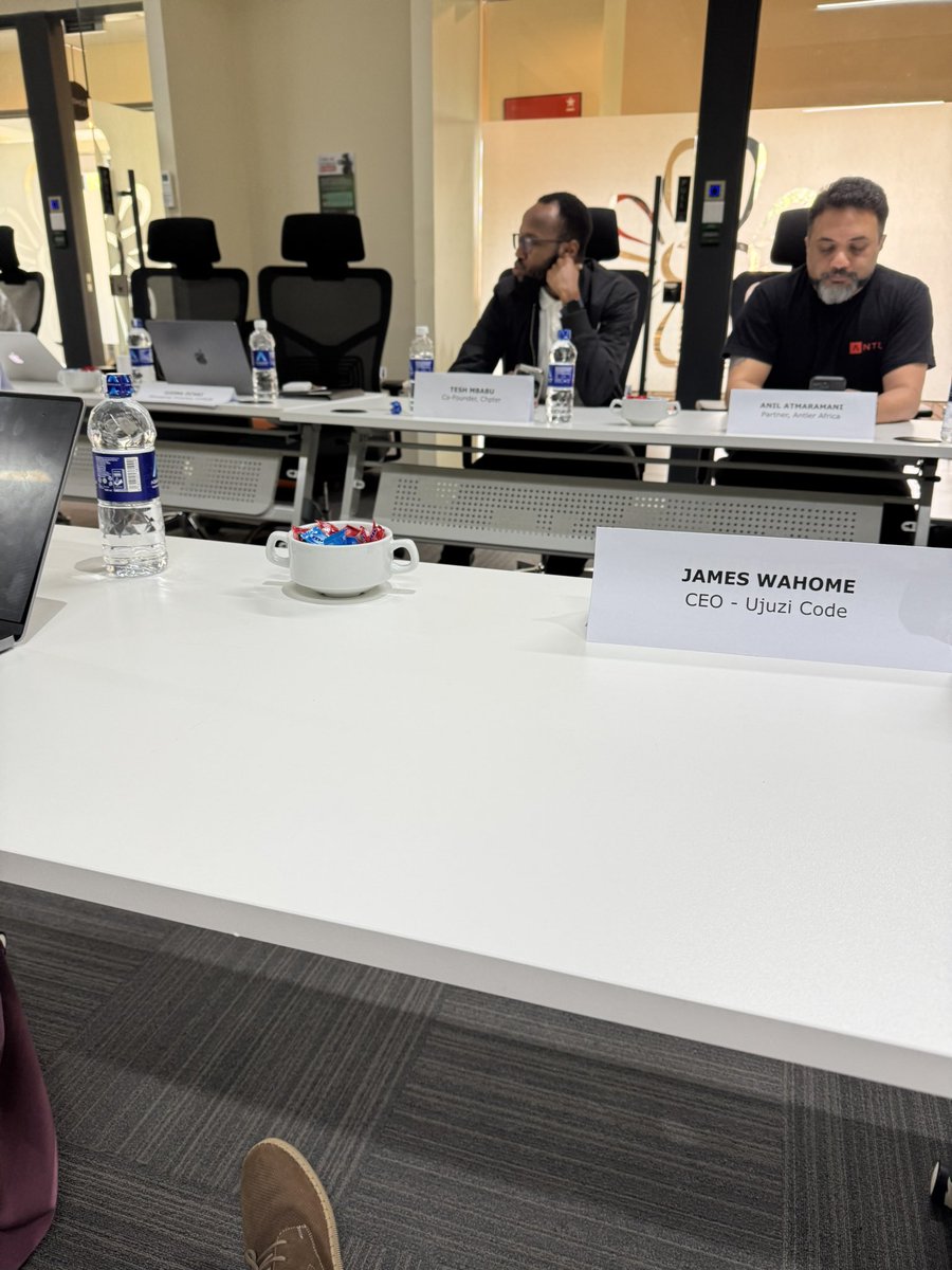 akajaymo's tweet image. Small small meeting with @jack representing @ujuzicode