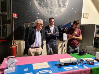 DFAUnipd's tweet image. News dal progetto di Terza Missione!
📷 Stelle sulla Terra: un'esperienza inclusiva al Planetario di Padova 📷