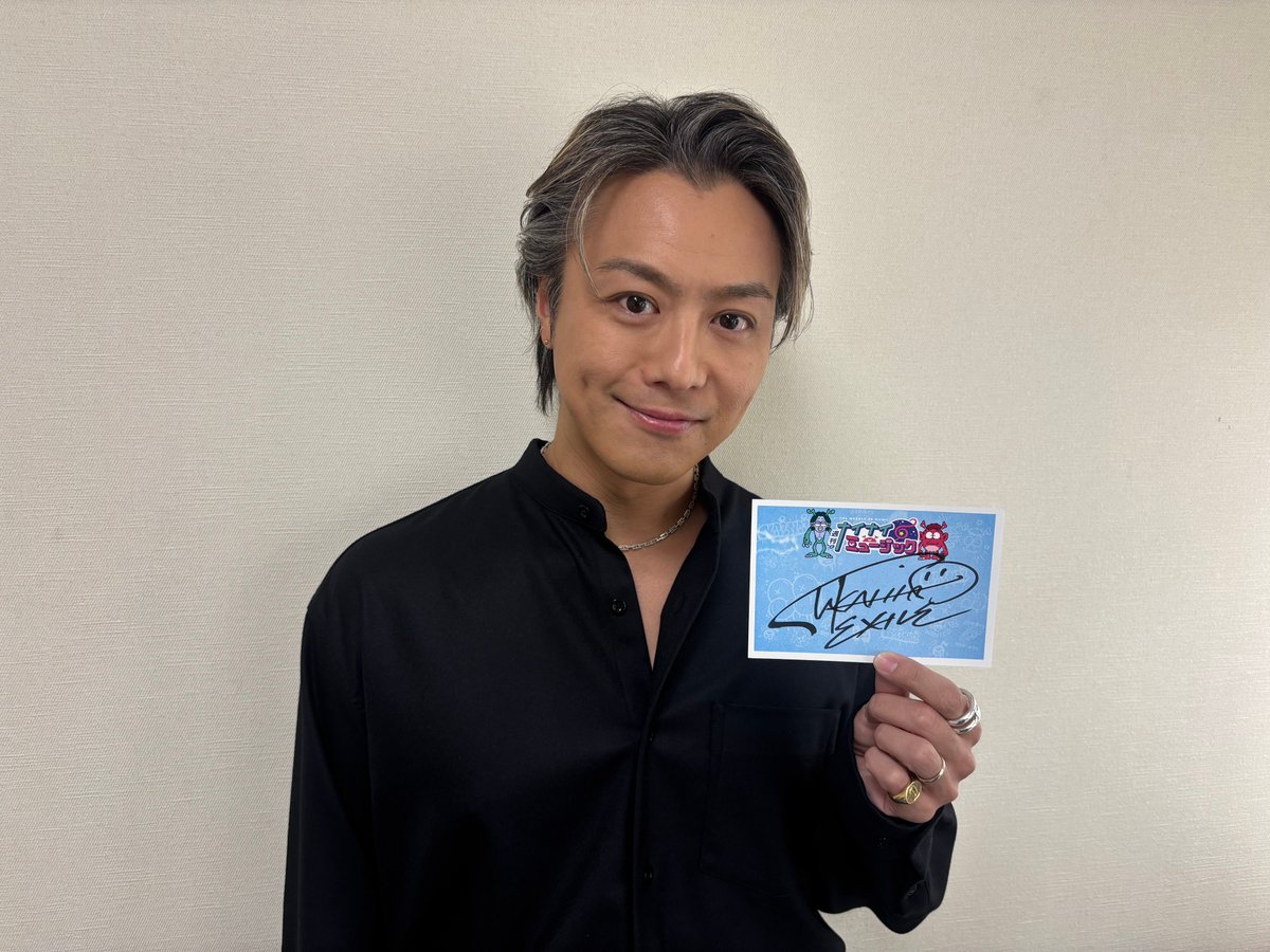 99music_fujitv's tweet photo. ／
🎄#週刊ナイナイミュージック
🎄プレゼンツ FNS後夜祭
＼
🔔12月11日(水)23時00分～23時40分
🔔生放送🔔

ゲスト
EXILE TAKAHIRO の皆さんの
サイン付き番組オリジナルカードを
抽選で1名さまにプレゼント🎁

”このアカウントをフォローして”
”リポストしてくれた方！！”

ぜひフォロー＆リポストを💕