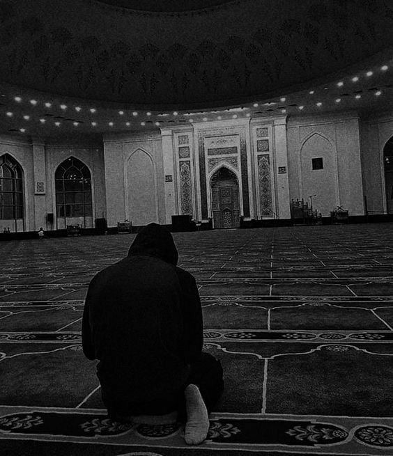 DuA 🤲 is A mEan tHroUgh which beLieVer cAn sEek To aLter thEir siTuaTioN it refLects thE dYnaMic naTure oF ALLAH’s mErcY &amp; wiSdoM as hE hAs thE poWer tO chAnge whaT is wriTTen bAsEd oN tHe siNceriTy oF a beLiEver's sUppLicaTioN. 
#dua #Islam #Reminder
