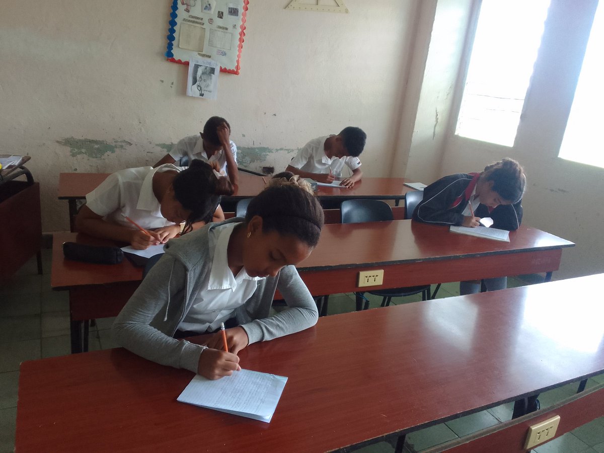 Se realiza en nuestra institución educativa Esbu Mariana Grajales Cuello los concursos de conocimiento a nivel Municipal de Historia y de Educación Moral y Ciudadana.#CubaMined