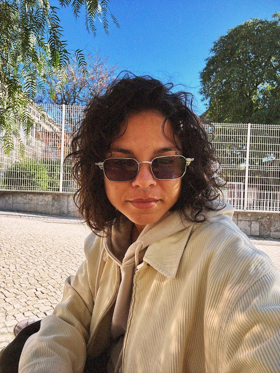 okrejs's tweet photo. Tirei os dreads pra saber como era meu cabelo “grande” e natural, agora to parecendo sapatão de filme dos anos 80 https://t.co/OEmmK6hFon