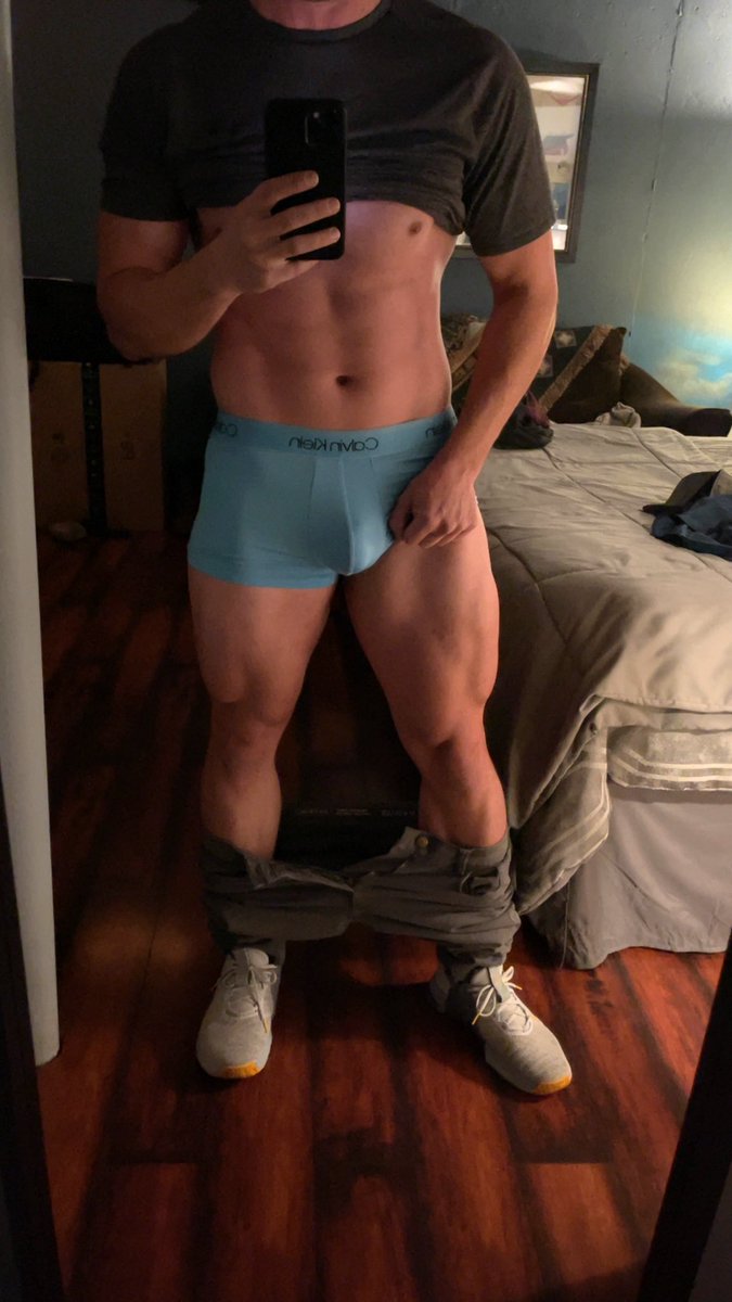 Buns and thighs. 🍑🦵