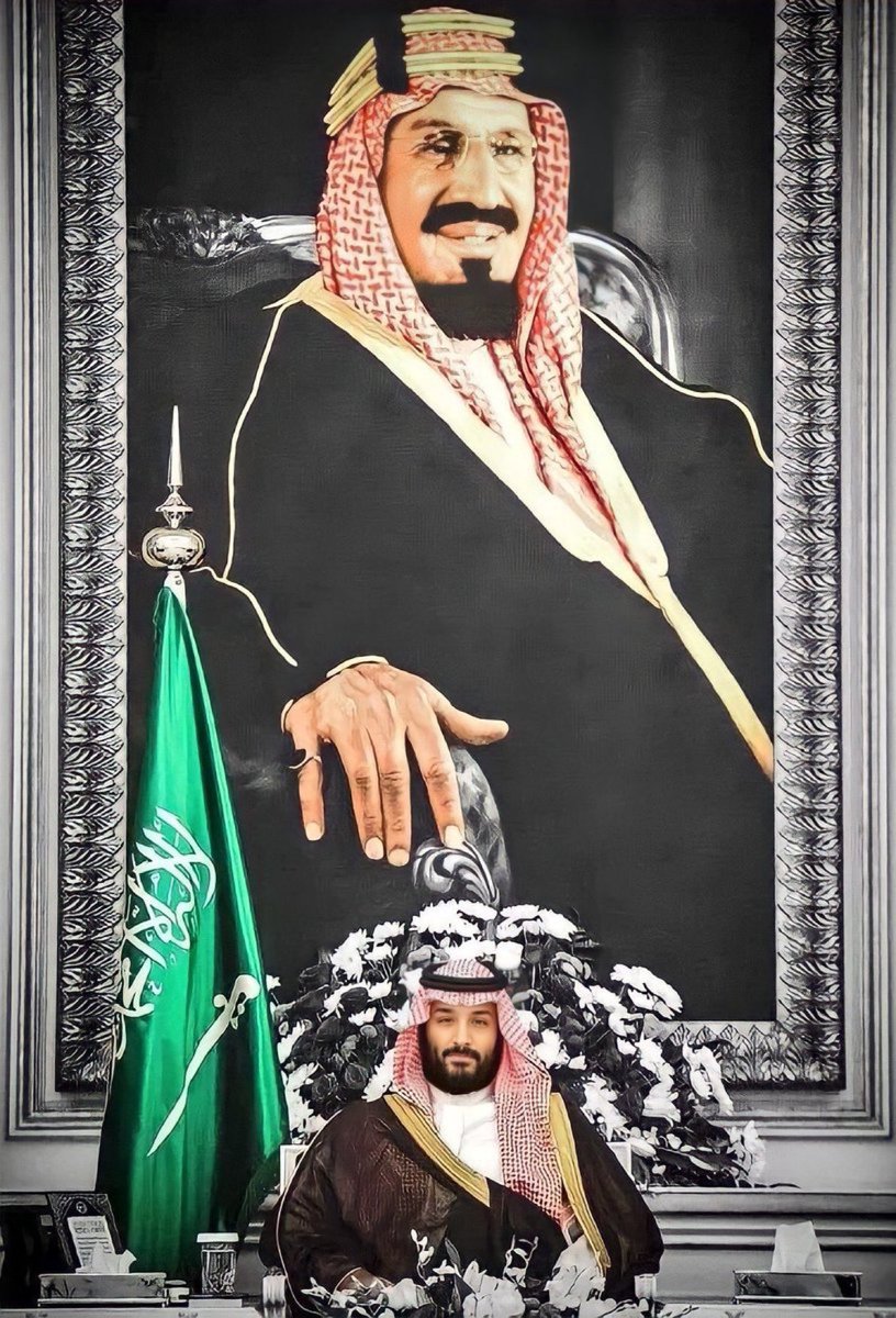 انجازات متتالية واحداث رائعه وفريدة 
اشكر الملك سلمان بن عبدالعزيز وعراب الرؤية ولي العهد الأمير محمد بن سلمان بمناسبة استضافة #كاس_العالم_2034 
 فرحة تاريخيّة و الناس كلهم فرحانين.