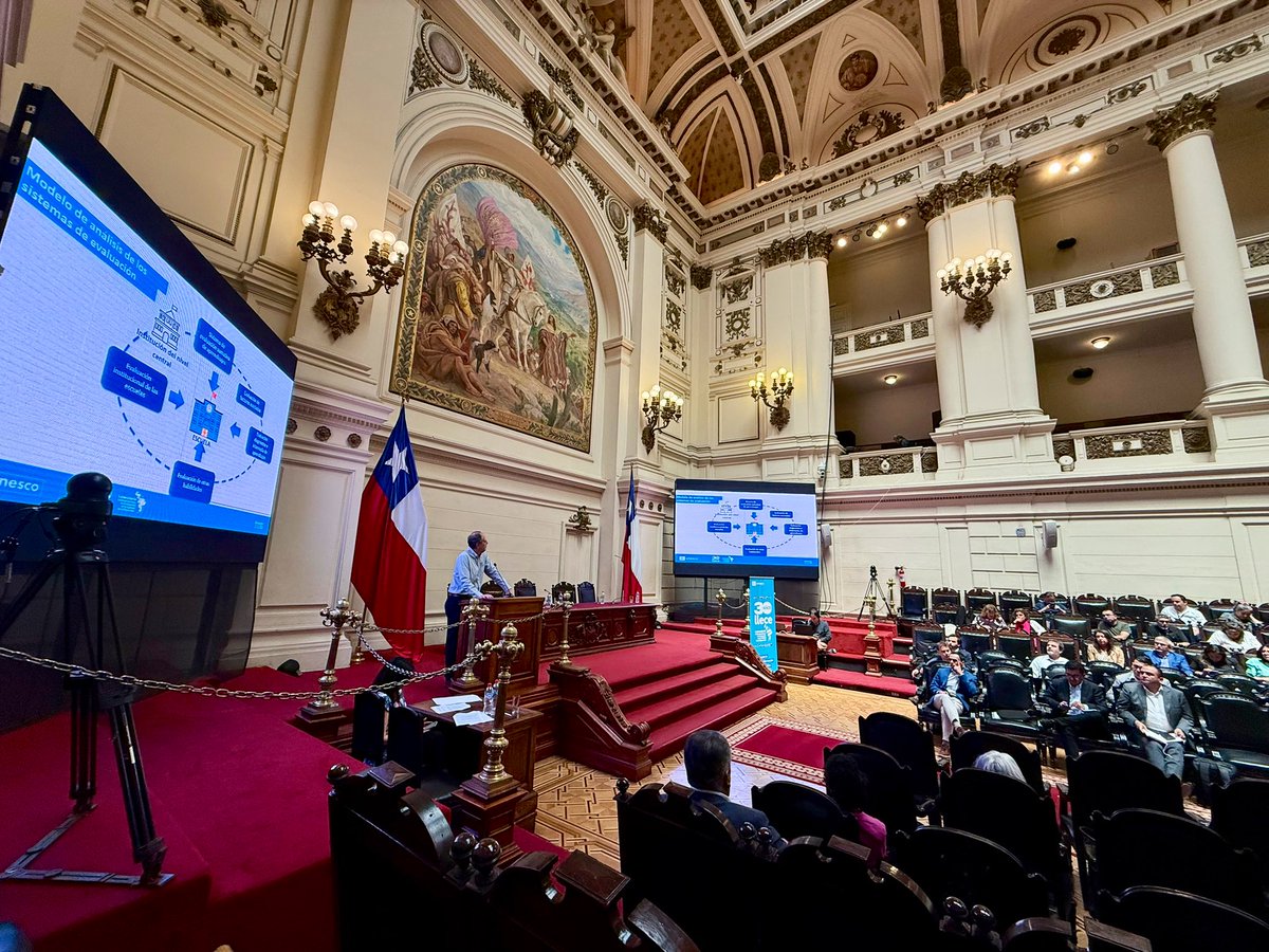 UNESCO Santiago (@unescosantiago) on Twitter photo <a href="/ekuischlaroche/">Esther Kuisch Laroche</a> <a href="/henriquezchile/">Carlos Henríquez C</a> <a href="/agenciaeduca/">Agencia de Calidad de la Educación</a> <a href="/Mineduc/">Ministerio de Educación</a> <a href="/educaINEE/">Educación INEE</a> #EnVivo 📡 El investigador de la <a href="/udp_cl/">UDP</a>, <a href="/JoseWeinstein/">jose weinstein</a>, abordó la importancia de la profesionalización de la función directiva en las escuelas; y el experto Pablo Torche, director de estudios de consultora EDECSA, expuso sobre sistemas de evaluación educativa en #AméricaLatina. <a href="/ekuischlaroche/">Esther Kuisch Laroche</a> <a href="/henriquezchile/">Carlos Henríquez C</a> <a href="/agenciaeduca/">Agencia de Calidad de la Educación</a> <a href="/Mineduc/">Ministerio de Educación</a> <a href="/educaINEE/">Educación INEE</a> #EnVivo 📡 El investigador de la <a href="/udp_cl/">UDP</a>, <a href="/JoseWeinstein/">jose weinstein</a>, abordó la importancia de la profesionalización de la función directiva en las escuelas; y el experto Pablo Torche, director de estudios de consultora EDECSA, expuso sobre sistemas de evaluación educativa en #AméricaLatina.