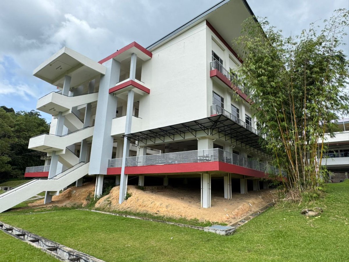 NgaKorMing's tweet photo. Tahukah anda KPKT memiliki institut yg setanding kolej?

Dibawah krjn Madani, KPKT berazam menjadi pusat kecemerlangan perkhidmatan awam.Antara kunci utama adalah sikap menimba ilmu sepanjang hayat.

It is never too old to learn new thing.

Start now! @kpkt_gov 

#MalaysiaMADANI https://t.co/JdQWcZVKM8