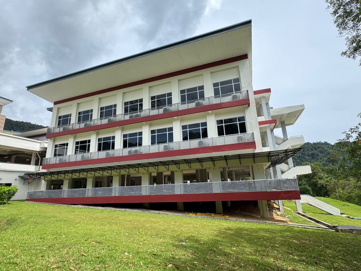 NgaKorMing's tweet photo. Tahukah anda KPKT memiliki institut yg setanding kolej?

Dibawah krjn Madani, KPKT berazam menjadi pusat kecemerlangan perkhidmatan awam.Antara kunci utama adalah sikap menimba ilmu sepanjang hayat.

It is never too old to learn new thing.

Start now! @kpkt_gov 

#MalaysiaMADANI https://t.co/JdQWcZVKM8