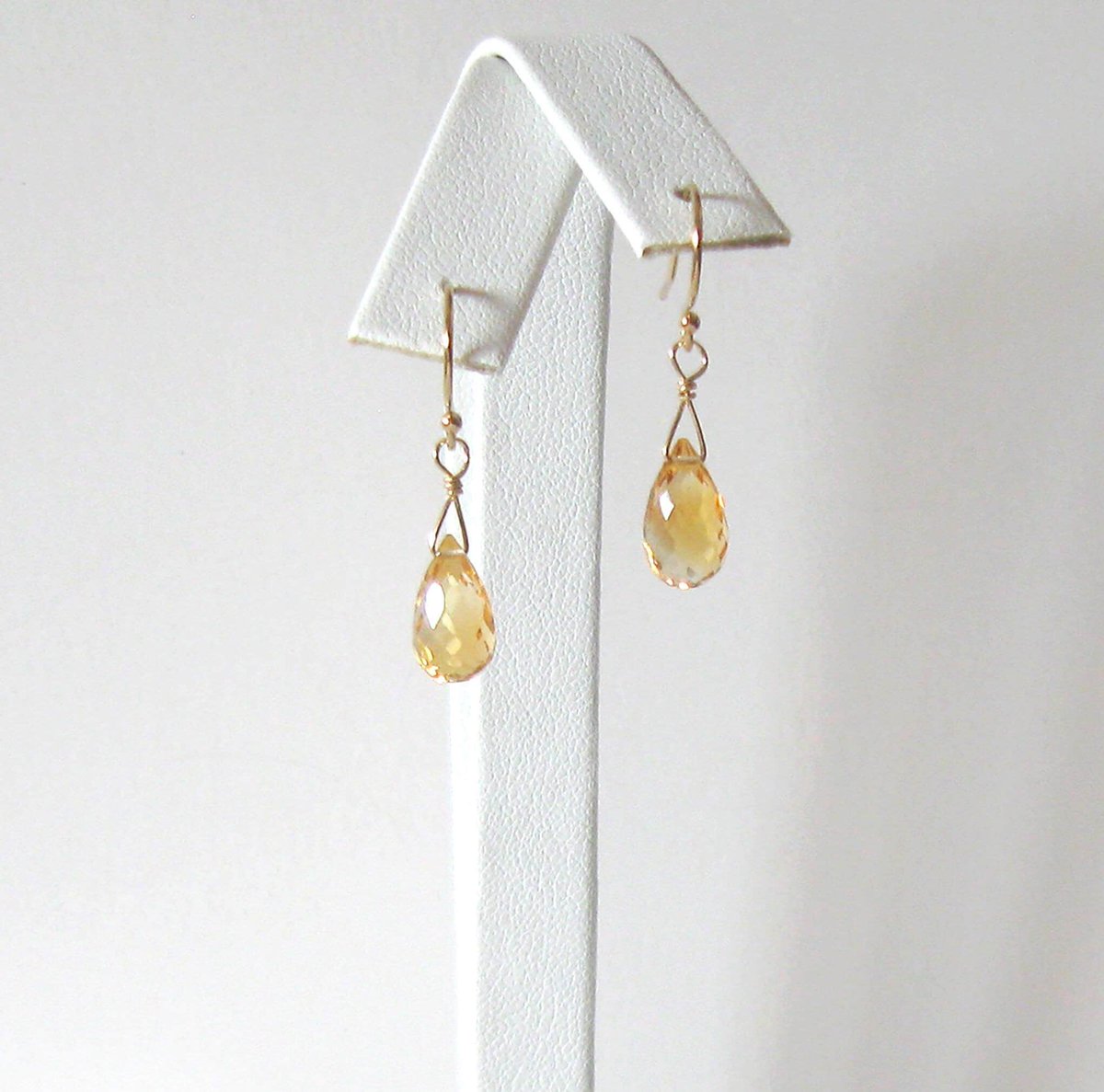 sendinglovegems's tweet image. Citrine Gemstone Teardrop Goldfilled Earrings, Microfaceted Briolettes, GF Ear Wire Options, November Birthstone tuppu.net/3fa06ca3 #Etsy #SendingLoveGallery #NovemberBirthstone