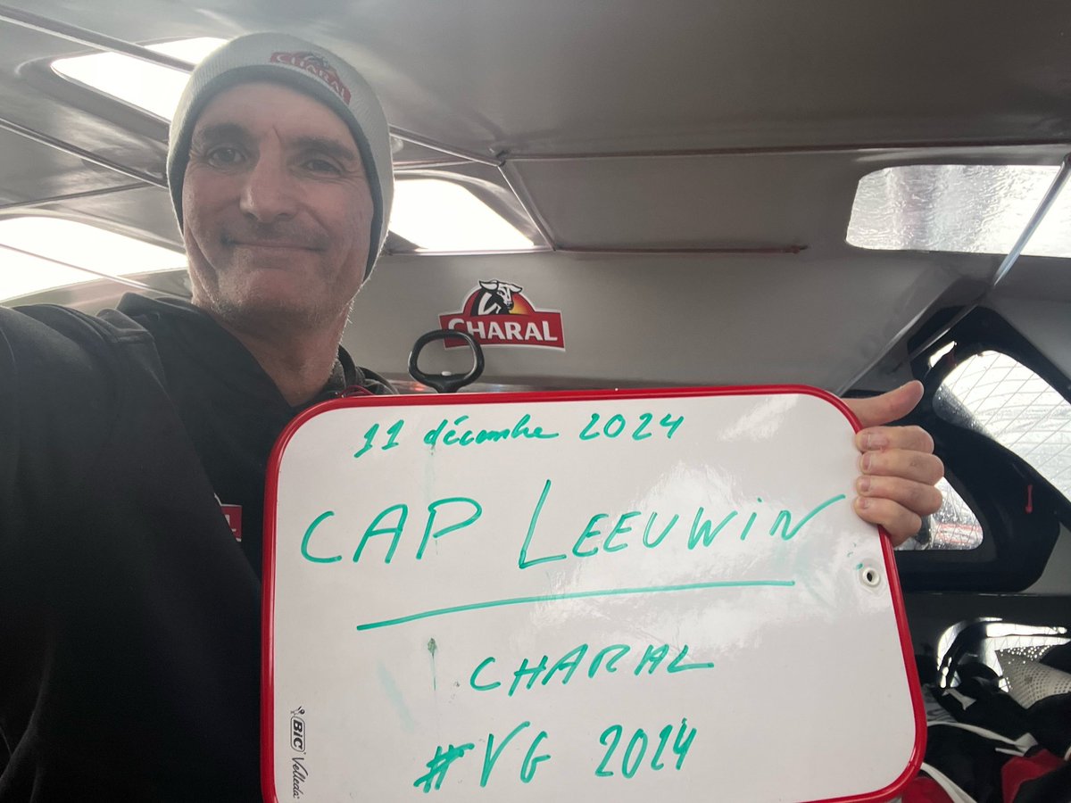 JeremieBeyou's tweet photo. Cap Leeuwin ✅
Après 30 jours, 22 heures, 11 minutes et 14 secondes, Jérémie a franchit le Cap Leeuwin en 5e position ! Petit selfie australien pour fêter ça, avant l’entrée dans l’Océan Pacifique dans quelques jours ! 🚀
#VivonsFort #CharalSailingTeam #OnlyBeyou https://t.co/TPvxMen1NH