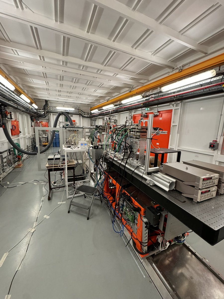 Dr. Charlotte Vogt (@charlotvogtlab) on Twitter photo Catching our breath after an eventful and exciting trip to ROCK at <a href="/synchroSOLEIL/">Synchrotron SOLEIL</a>. #stem #synchrotronradiation #xrays Catching our breath after an eventful and exciting trip to ROCK at <a href="/synchroSOLEIL/">Synchrotron SOLEIL</a>. #stem #synchrotronradiation #xrays