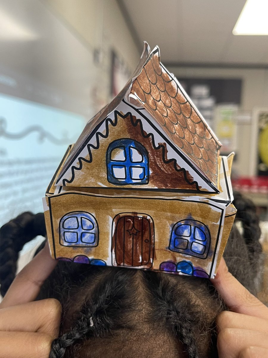 mrslaquerre's tweet photo. Building 3 D Nets for the holidays @JohnApostleOCSB https://t.co/brAQemQIR2