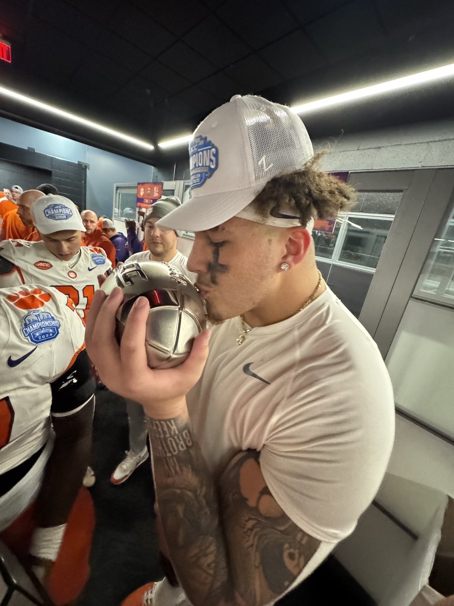 Leigh71Tristan's tweet photo. 🧡🧡Love this team https://t.co/ZNmNpu29Po