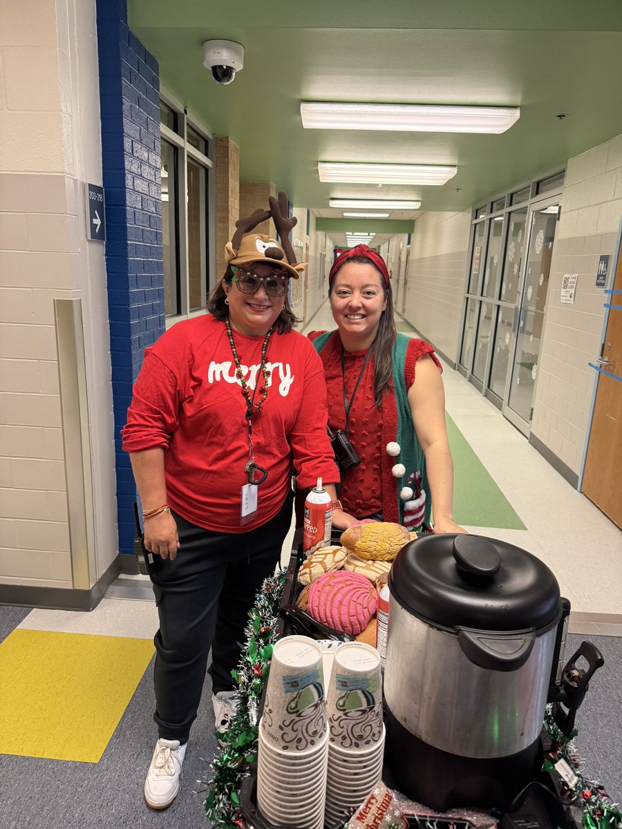 Carla Flores (@ms_caflores) on Twitter photo Pan Dulce and hot chocolate for the win!! <a href="/tjleelions/">TJ Lee Lions</a> #leadlikealion Pan Dulce and hot chocolate for the win!! <a href="/tjleelions/">TJ Lee Lions</a> #leadlikealion