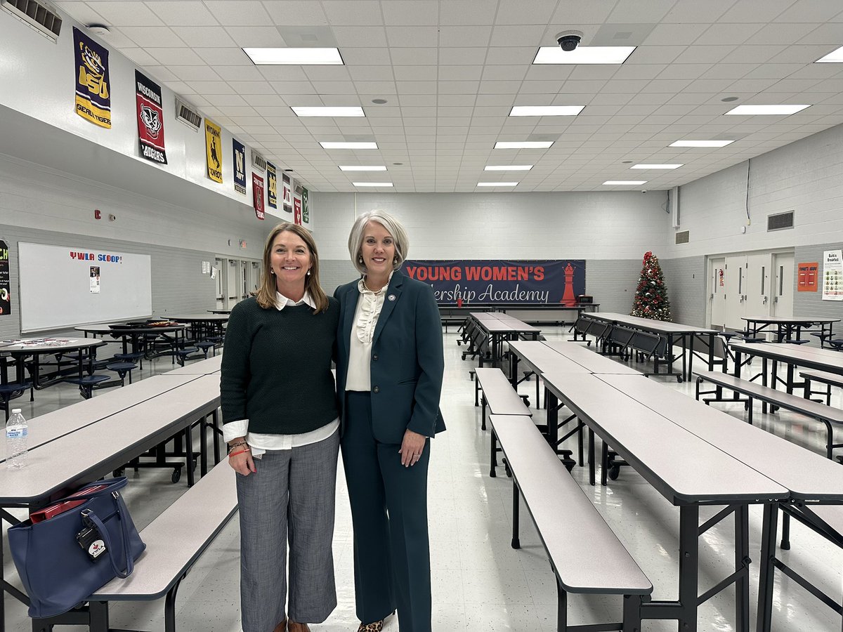 Midland_ISD's tweet image. Sharing District updates, our strategic plan, and campus bond projects at Young Women’s Leadership Academy’s Listen &amp;amp; Learn this week. Thank you for your feedback and hard work! #MadeinMISD