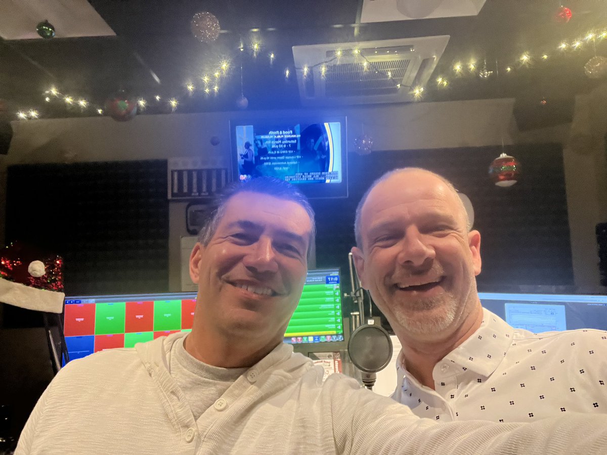 lanceallan's tweet photo. Great time with Joe Krauss @average_joedj and B93.3FM @B933MKE on my MKE radio media tour https://t.co/KCHqpmKdqd