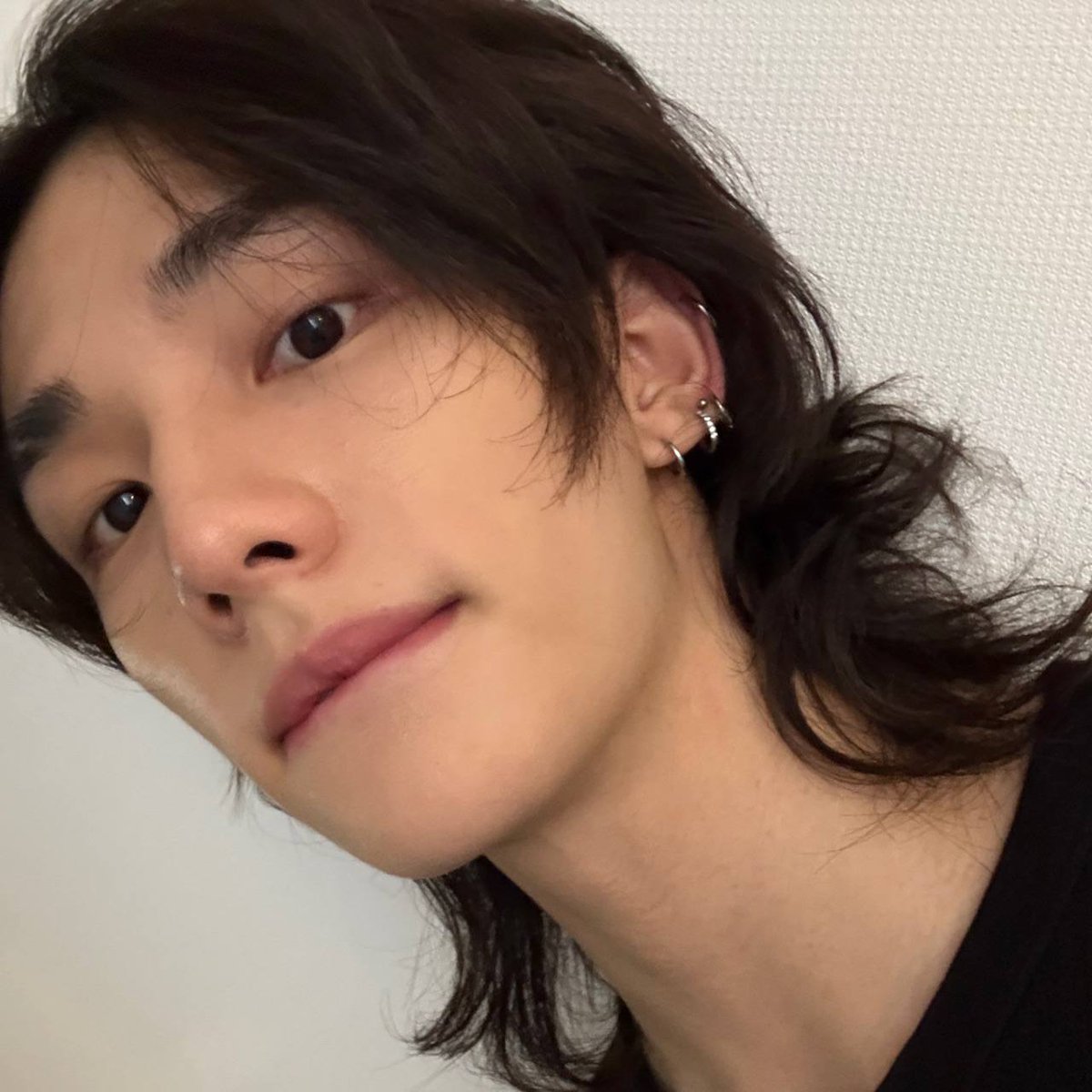 StrayKids_AR's tweet photo. 241211 | قام هيونجين بتغيير اسمه  و صورة و خلفية حسابه عبرَ تطبيق ببل 🫧

"هيونجيني🫶"

┘ ❁ https://t.co/4r8wAen15W