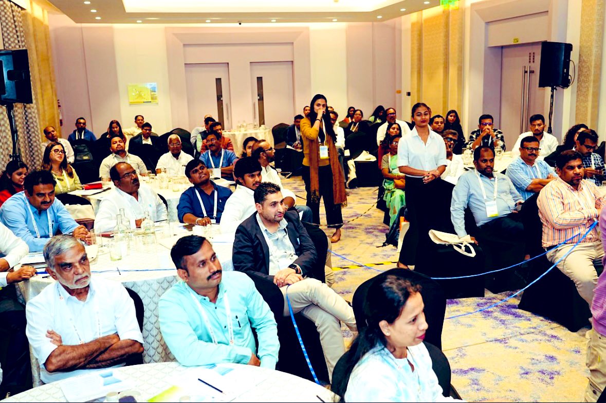 SanyuktaSam1's tweet photo. Delighted to address @Centre4RespBiz 2-day seminar on “Building #Responsible & #Ethical Partnerships in 🇮🇳 #GlobalSupplyChains co-organised with @AIM-Progress, @QuizRR
Forging #partnerships for innovative solutions for #SDG outcomes & strengthening #India's position in #GVCs https://t.co/jKyNPW81iI