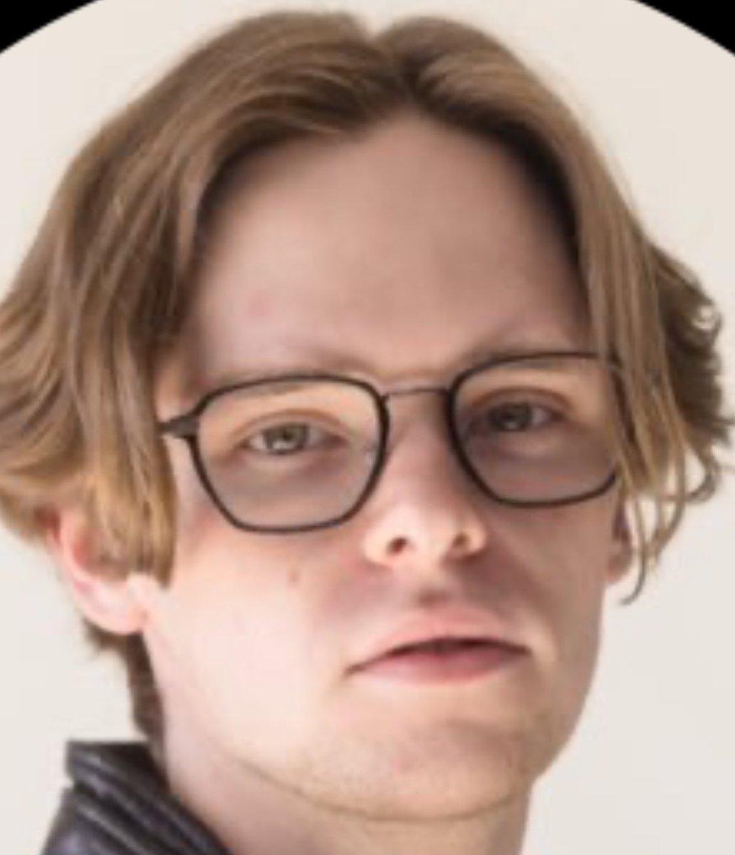 PrezzDuke's tweet photo. @jsnnsa @Itsjoeco Please donโt have kids. Let this end with you #inbreeding #nerds #highschoolband #genetic https://t.co/kqwFrF6PZE