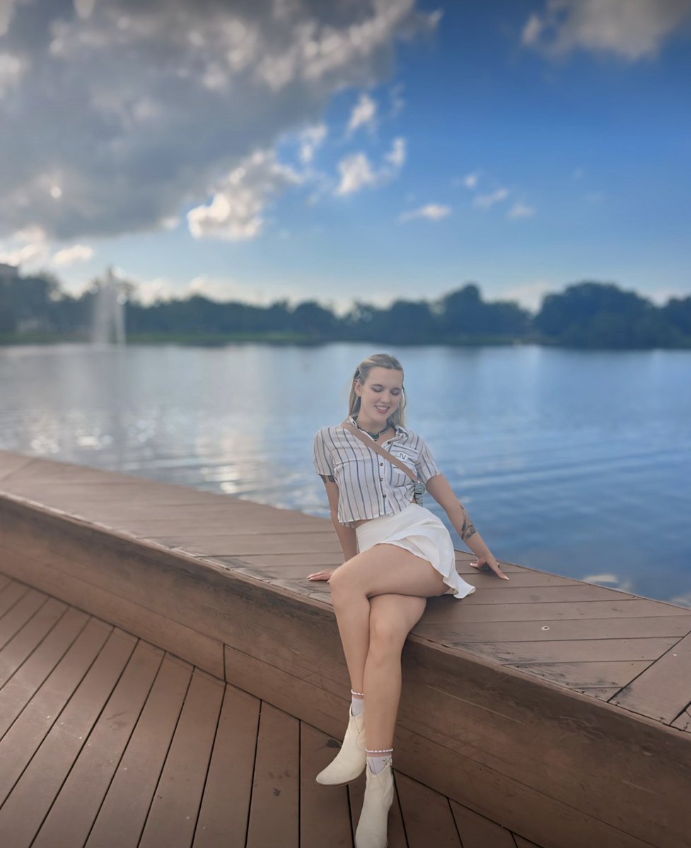 bambirelates's tweet photo. Ready for a park date? 🌳✨ Spice things up with these intimate Qs:

Craziest thing you’ve done in public?
How would you spend your last day on earth?
First thing you'd buy if $$ wasn’t an issue?
Do you ever feel lonely?
#DatingQuestions #relationshipgoals #RelationshipAdvice https://t.co/t756EG7odZ