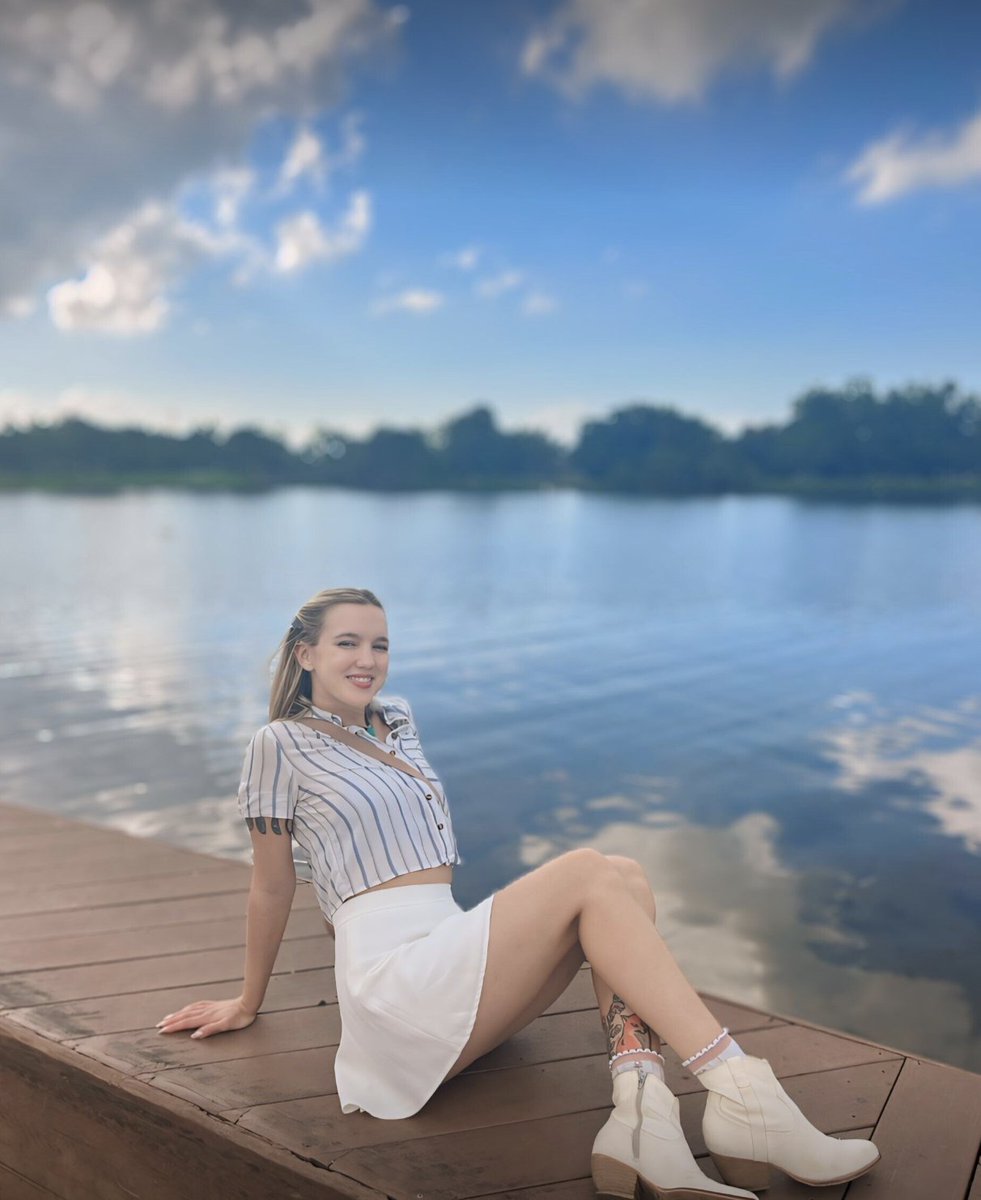 bambirelates's tweet photo. Ready for a park date? 🌳✨ Spice things up with these intimate Qs:

Craziest thing you’ve done in public?
How would you spend your last day on earth?
First thing you'd buy if $$ wasn’t an issue?
Do you ever feel lonely?
#DatingQuestions #relationshipgoals #RelationshipAdvice https://t.co/t756EG7odZ