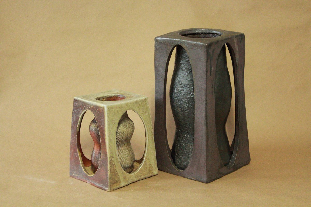 gabelcramer's tweet photo. Go check out some ceramics for this holiday season on my website! 15% off all orders over $60, lots of pots still available! https://t.co/wTwSNVA24G https://t.co/bvUw18zu3t