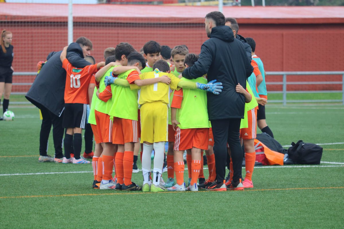 ⚽️ El 𝑨𝑳𝑬𝑽𝑰́𝑵 𝑹𝑶𝑵𝑫𝑨 𝑨 participó en el Torneo <a href="/cant_infinita/">Cantabria Infinita</a>

👉 Los de <a href="/Cebriiiii79/">Cebriiiii</a>, que pasaron a cuartos de final como primeros de grupo donde derrotaron (0-3) al <a href="/RSGimnastica/">RS Gimnástica de Torrelavega</a>, cayeron (3-2) en semifinales ante el <a href="/SantutxuFC/">SantutxuFC</a> 

🧡 #VamosParquesol #CajaRuraldeSoria