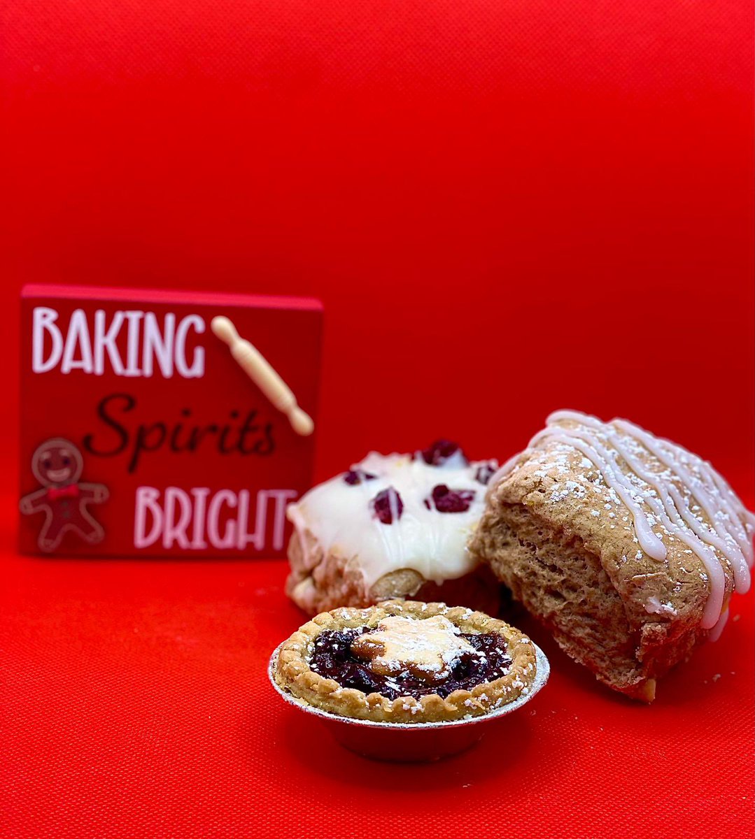 barriecobs's tweet photo. We are here to help make your holiday events tastetastic!  Yup made that word up!  Stop in and grab your goodies for your company event or family party. #holidays #scone #pastry #event #dessert #goodness #celebratefresh @COBSBread https://t.co/LICpBG2Rfs