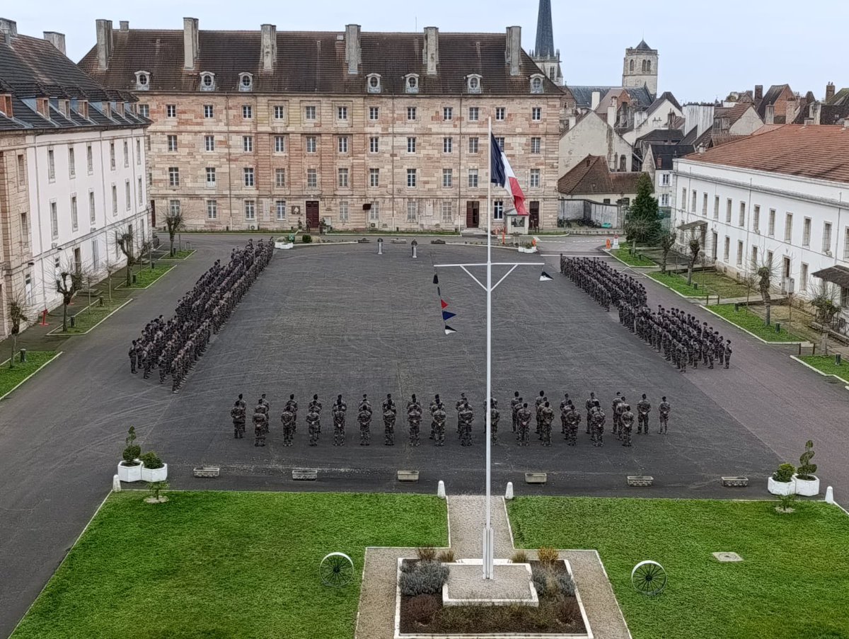 Chef de corps du 511e régiment du Train tweet media