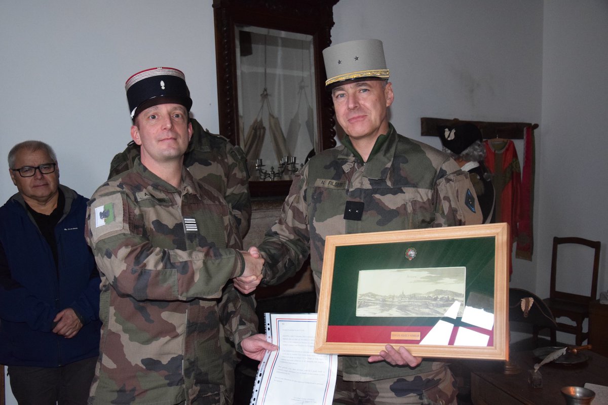 Chef de corps du 511e régiment du Train tweet media