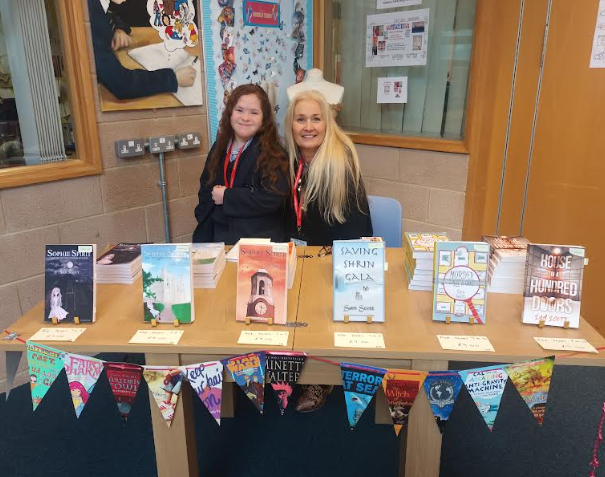 dphs's tweet photo. A big thank you to author Sam Scott who visited Debden last Friday. An incredible 148 students came to visit our LRC at lunchtime, creating a real buzz around reading!
#BEanAuthor
#BEaWriter
#BEyourownfuture https://t.co/BxP9L2eMfi